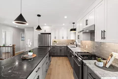 Kitchen - 660 Hildreth St, Dracut, MA 01826 photo 2 of 3