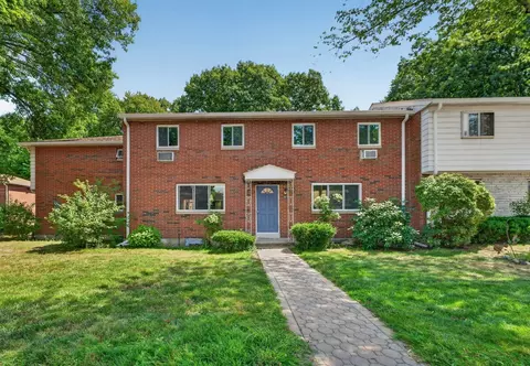 201 Bishop Dr #201, Framingham, MA 01702