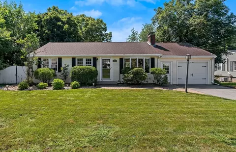 14 Sunset Dr, Northborough, MA 01532