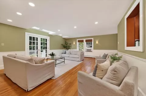 Living - 6 Bradford Rd, Hingham, MA 02043 photo 2 of 3