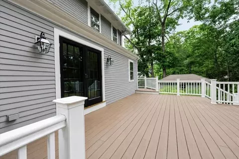 Exterior - 6 Bradford Rd, Hingham, MA 02043 photo 5 of 13