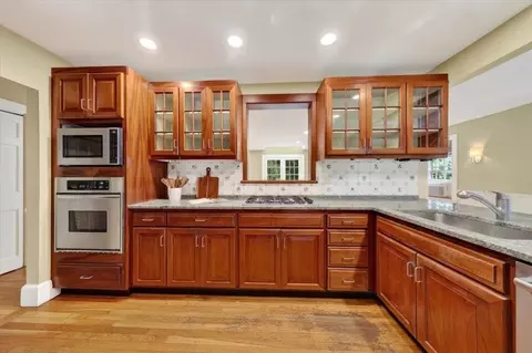 Kitchen - 6 Bradford Rd, Hingham, MA 02043 photo 1 of 2