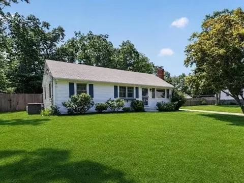 27 John Adams Dr, Norwell, MA 02061