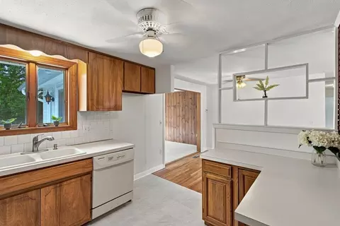 Kitchen - 19 Champlain Dr, Hudson, MA 01749 photo 2 of 3