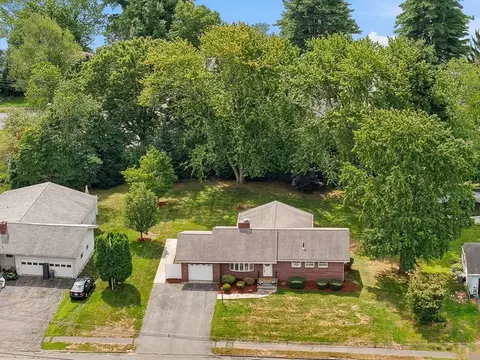 View/Area - 19 Champlain Dr, Hudson, MA 01749 photo 2 of 3