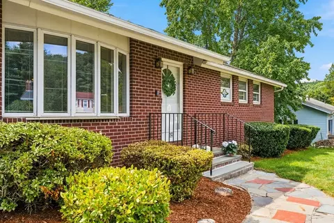 Exterior - 19 Champlain Dr, Hudson, MA 01749 photo 5 of 5