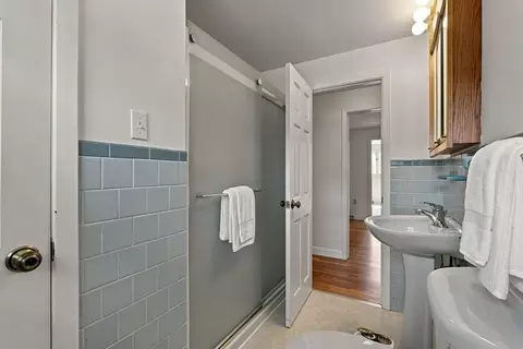 Bath - 19 Champlain Dr, Hudson, MA 01749 photo 2 of 2