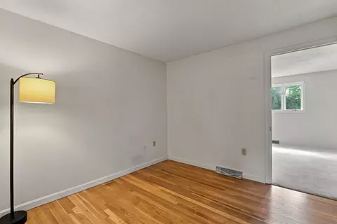 Bedroom - 19 Champlain Dr, Hudson, MA 01749 photo 3 of 4