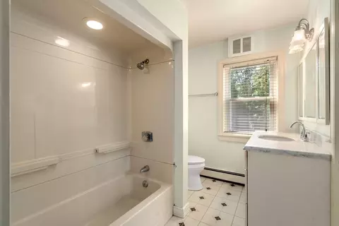 Bath - 43 Brown St, Maynard, MA 01754 photo 3 of 4