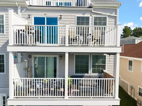 Exterior - 273 Draper St #6, Fall River, MA 02724 photo 5 of 8