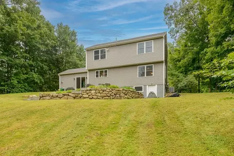 Exterior - 391 Main St, Townsend, MA 01474 photo 6 of 8