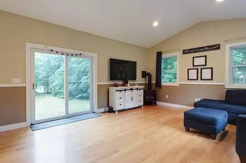 Living - 391 Main St, Townsend, MA 01474 photo 1 of 1