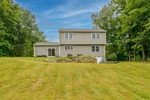 Exterior - 391 Main St, Townsend, MA 01474 photo 2 of 8