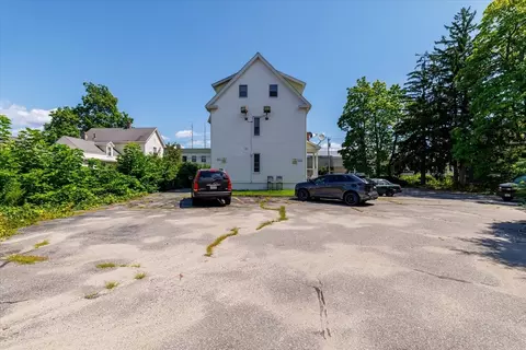 Exterior - 17 Rockdale St, Worcester, MA 01606 photo 5 of 5