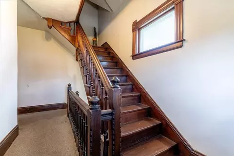 Entry Way - 17 Rockdale St, Worcester, MA 01606 photo 2 of 5