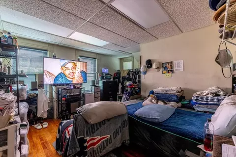 Bedroom - 17 Rockdale St, Worcester, MA 01606 photo 1 of 4
