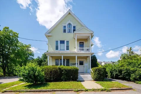 Exterior - 17 Rockdale St, Worcester, MA 01606 photo 2 of 5
