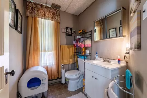 Bath - 17 Rockdale St, Worcester, MA 01606 photo 2 of 3