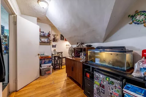 Entry Way - 17 Rockdale St, Worcester, MA 01606 photo 5 of 5