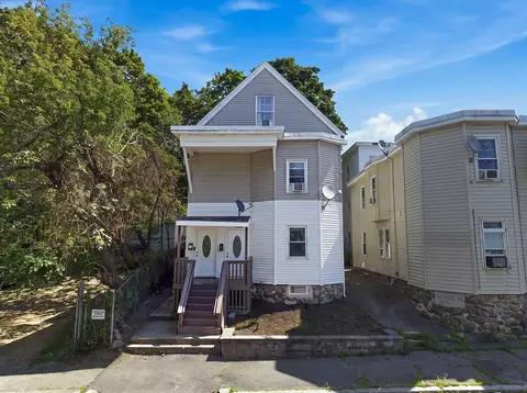 127-129 Cedar St, Haverhill, MA 01830