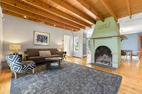 Living - 6 Pew Ave, Gloucester, MA 01930 photo 3 of 4