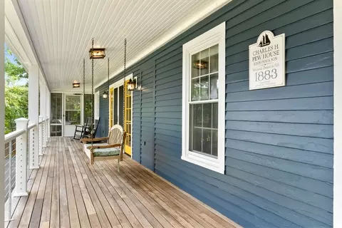 Exterior - 6 Pew Ave, Gloucester, MA 01930 photo 4 of 14