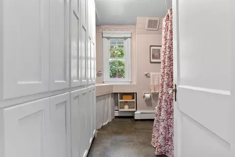 Entry Way - 6 Pew Ave, Gloucester, MA 01930 photo 1 of 1