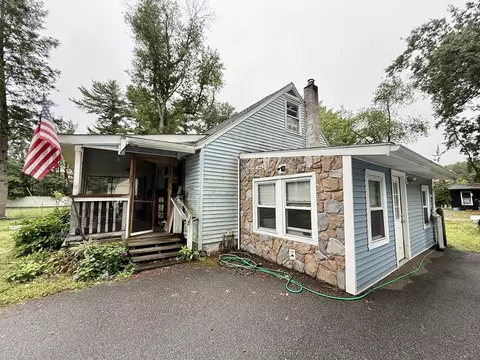 28 Skipper Ln, Westfield, MA 01085