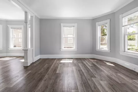 31-33 Bourne St, Lowell, MA 01852 photo 5