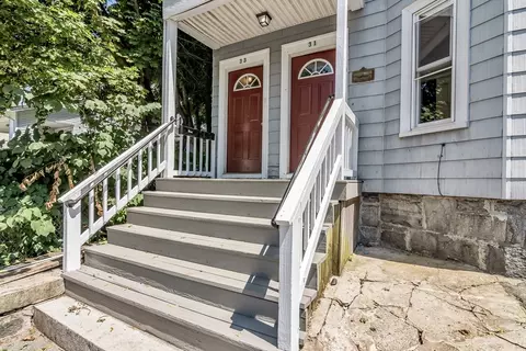 31-33 Bourne St, Lowell, MA 01852 photo 4