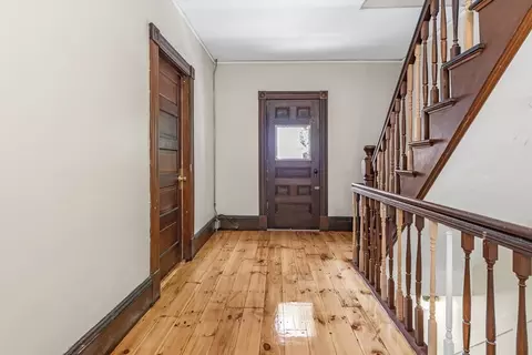 31-33 Bourne St, Lowell, MA 01852 photo 21