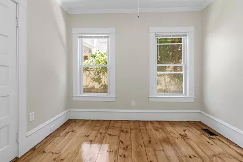 31-33 Bourne St, Lowell, MA 01852 photo 19
