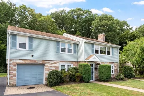 12 Mansfield St, Peabody, MA 01960