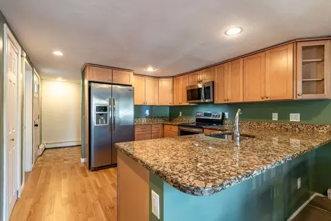 2 Senee Ct #2, Amesbury, MA 01913