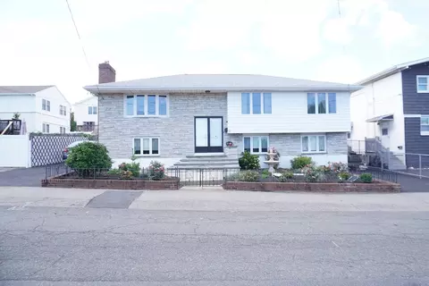 92 Newman St, Revere, MA 02151