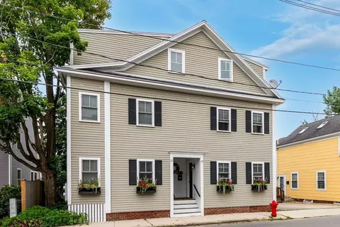 123-125 Water St #123, Newburyport, MA 01950