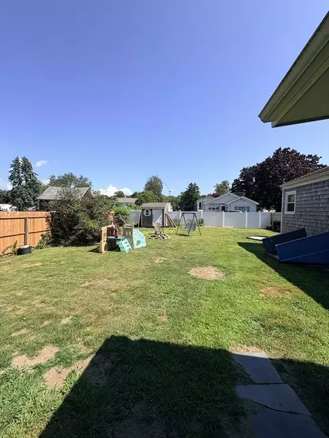 Exterior - 2 Upton St, Fairhaven, MA 02719 photo 2 of 5