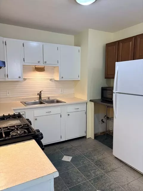 Kitchen - 2 Upton St, Fairhaven, MA 02719 photo 2 of 2
