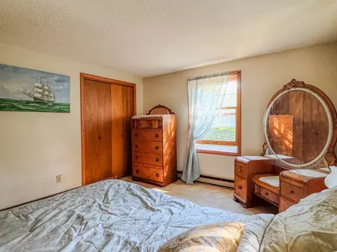 Bedroom - 191 Old State Rd, Erving, MA 01344 photo 3 of 5