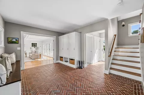 Entry Way - 68 School St, Hingham, MA 02043 photo 2 of 2