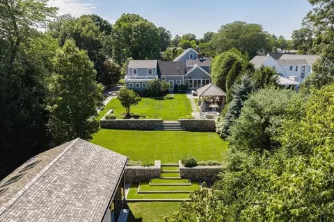 Exterior - 68 School St, Hingham, MA 02043 photo 6 of 6