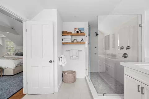 Bath - 68 School St, Hingham, MA 02043 photo 1 of 1