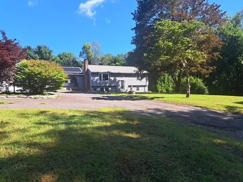 442 Rawson St, Leicester, MA 01524