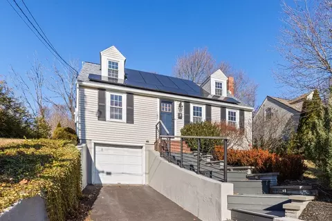 Exterior - 27 Broad Cove Rd, Hingham, MA 02043 photo 7 of 8
