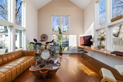 Living - 27 Broad Cove Rd, Hingham, MA 02043 photo 2 of 6