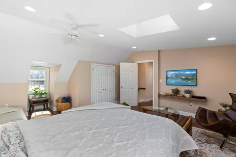 Bedroom - 27 Broad Cove Rd, Hingham, MA 02043 photo 4 of 6