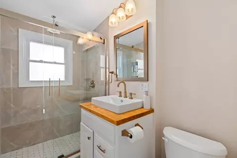 Bath - 27 Broad Cove Rd, Hingham, MA 02043 photo 2 of 2