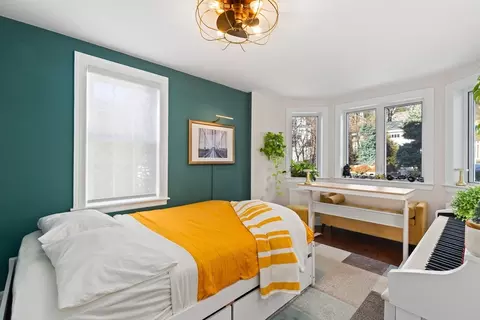 Bedroom - 27 Broad Cove Rd, Hingham, MA 02043 photo 2 of 6