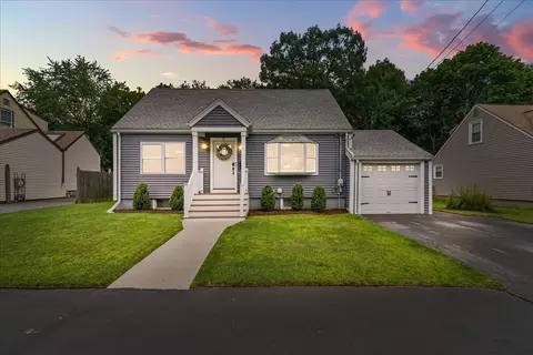 19 W Sigourney St, Lynn, MA 01905