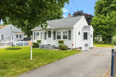 Exterior - 56 Hacker St, Fairhaven, MA 02719 photo 2 of 10